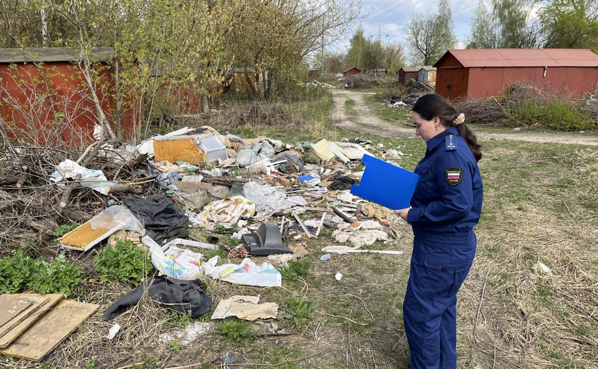 В результате вмешательства Ивановского транспортного прокурора ликвидирована несанкционированная свалка.