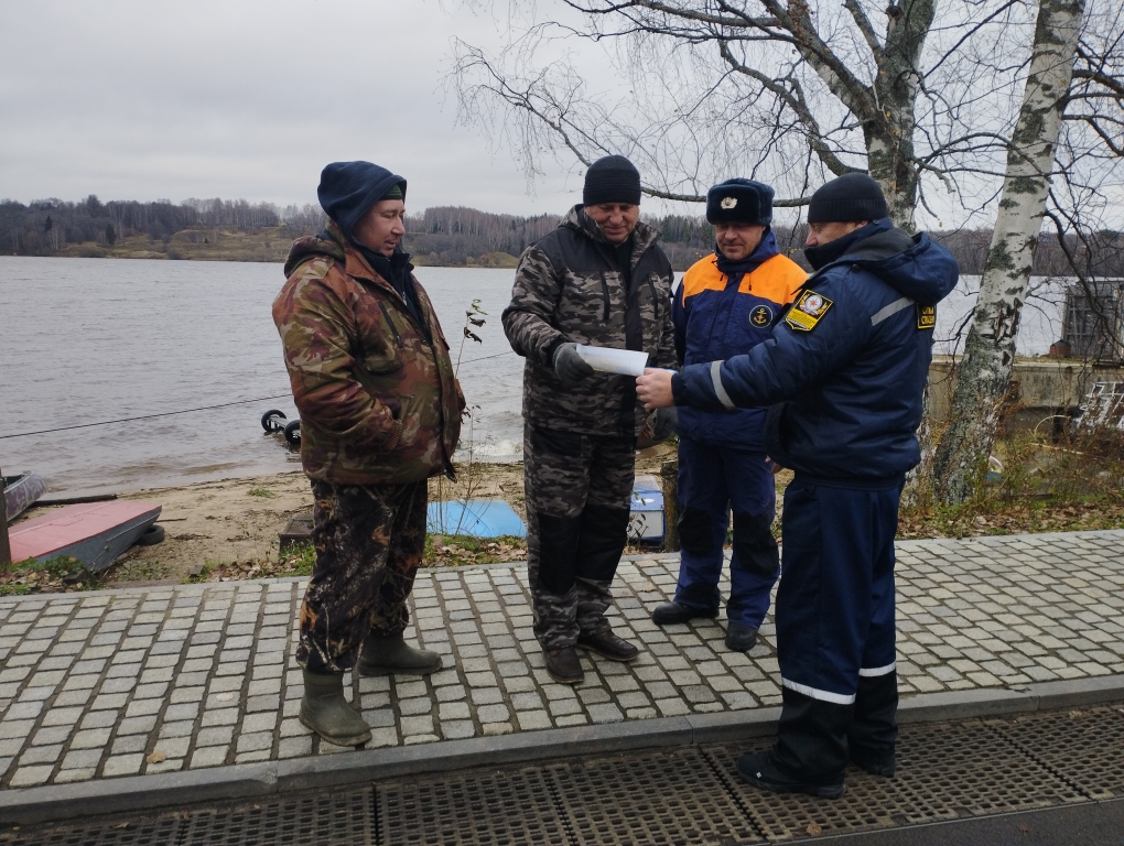 О соблюдении правил безопасности на водных объектах в осенне-зимний период.