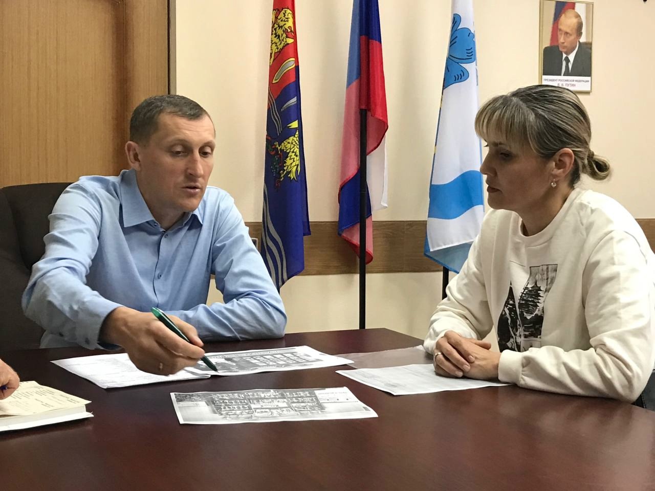 Глава Приволжского района А.Н. Уткин провел личный прием граждан..