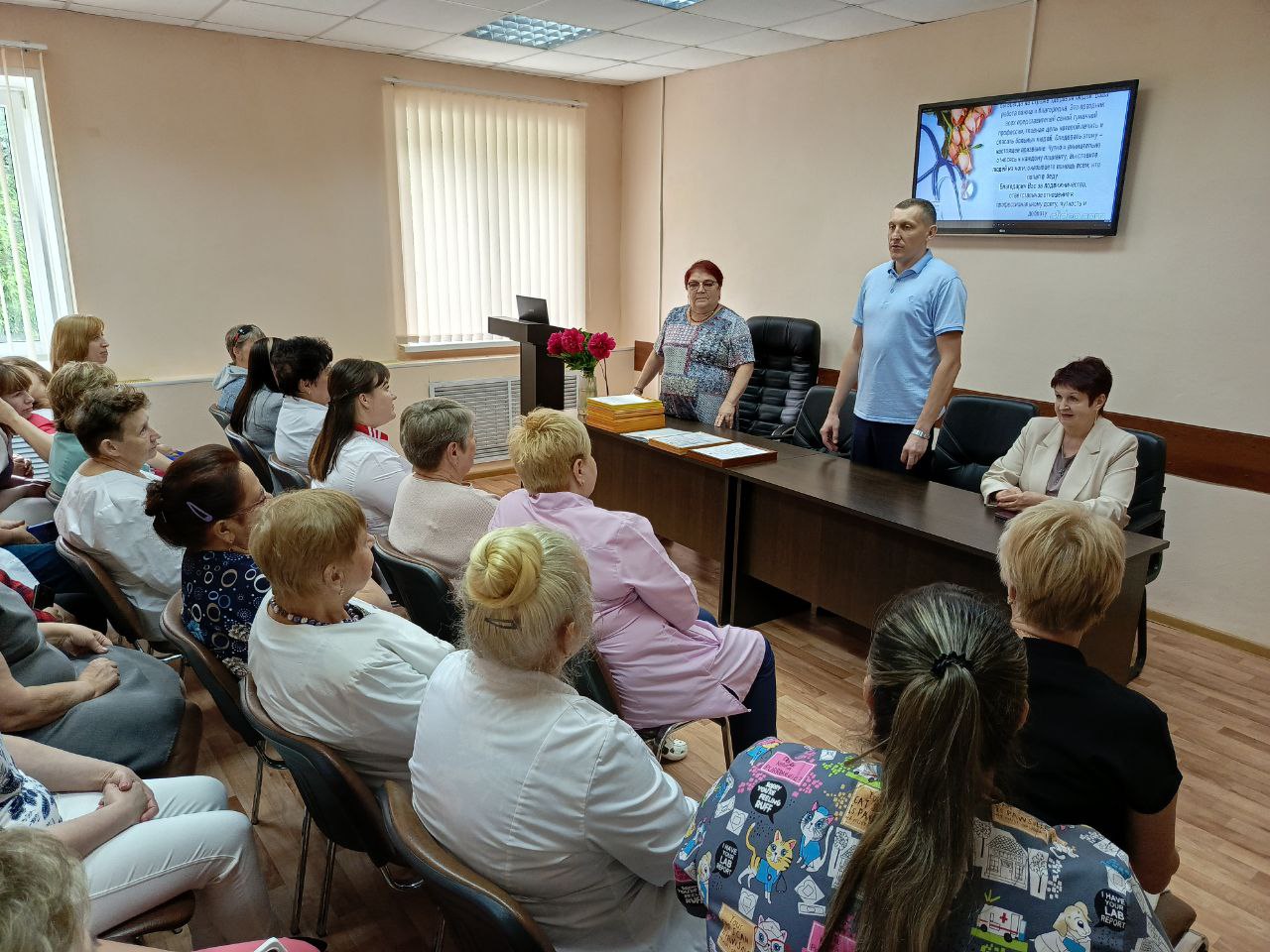 Сегодня в ОБУЗ Приволжская ЦРБ в преддверии праздника состоялось торжественное мероприятие, посвященное Дню медицинского работника..