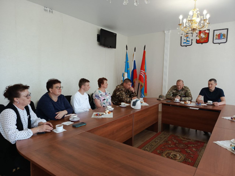 Встреча Главы Приволжского муниципального района А.Н. Уткина с активными волонтёрами районного штаба «МЫВМЕСТЕ». Встреча Главы Приволжского муниципального района А.Н. Уткина с активными волонтёрами районного штаба «МЫВМЕСТЕ».